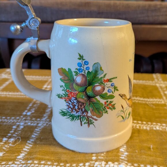 Wilderness Outdoor Animal Print Design Vintage Beer Stein w/ Metal Top - Picture 4 of 9